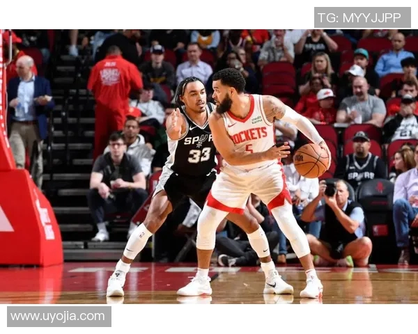 火箭队客场击败马刺队，连胜势头强劲